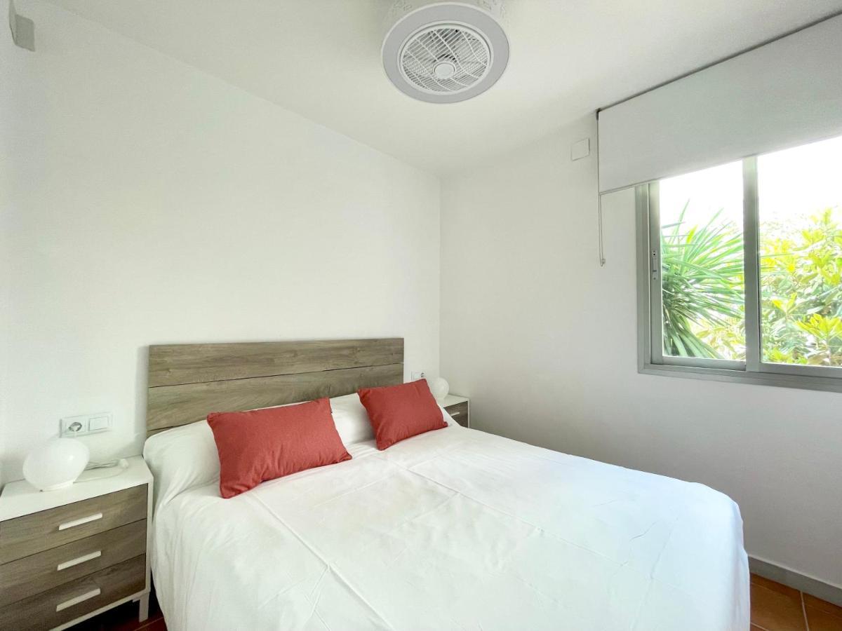 Luminoso Apartamento Frente Al Mar Con Piscina Росас Экстерьер фото